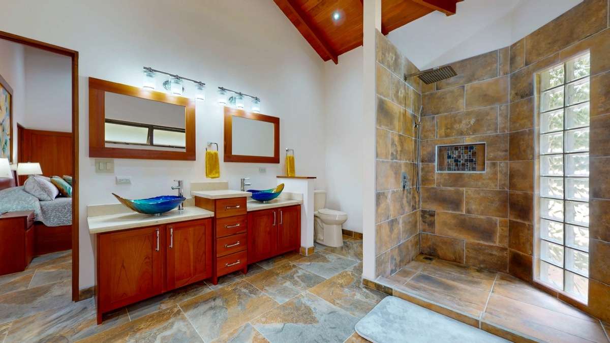 House for sale in Ojochal Costa Rica