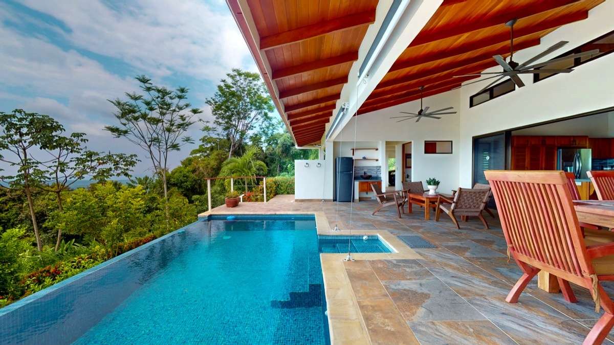 House for sale in Ojochal Costa Rica