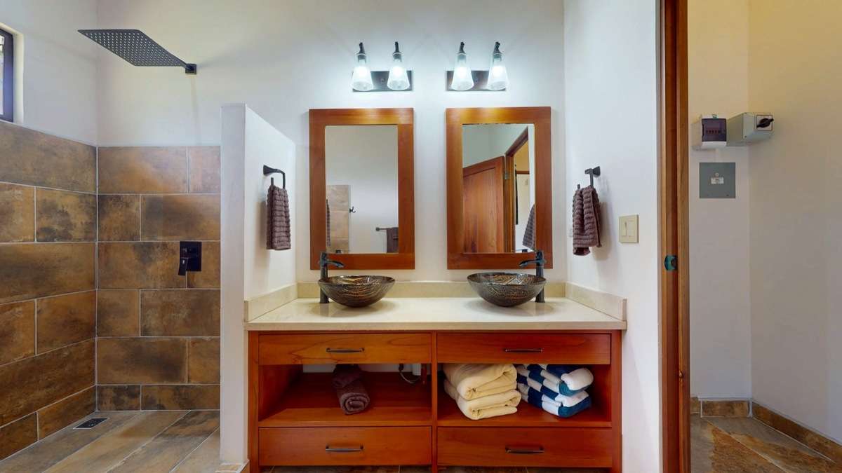 House for sale in Ojochal Costa Rica