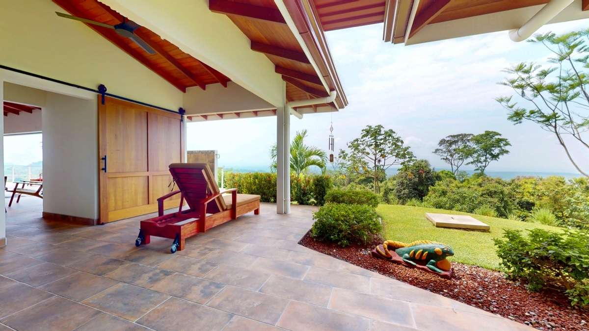 House for sale in Ojochal Costa Rica