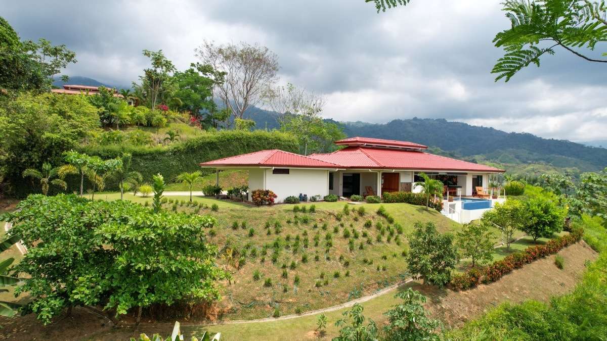 House for sale in Ojochal Costa Rica