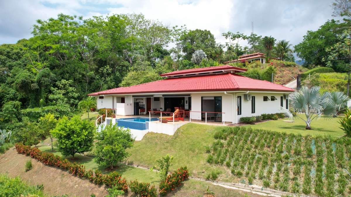 House for sale in Ojochal Costa Rica