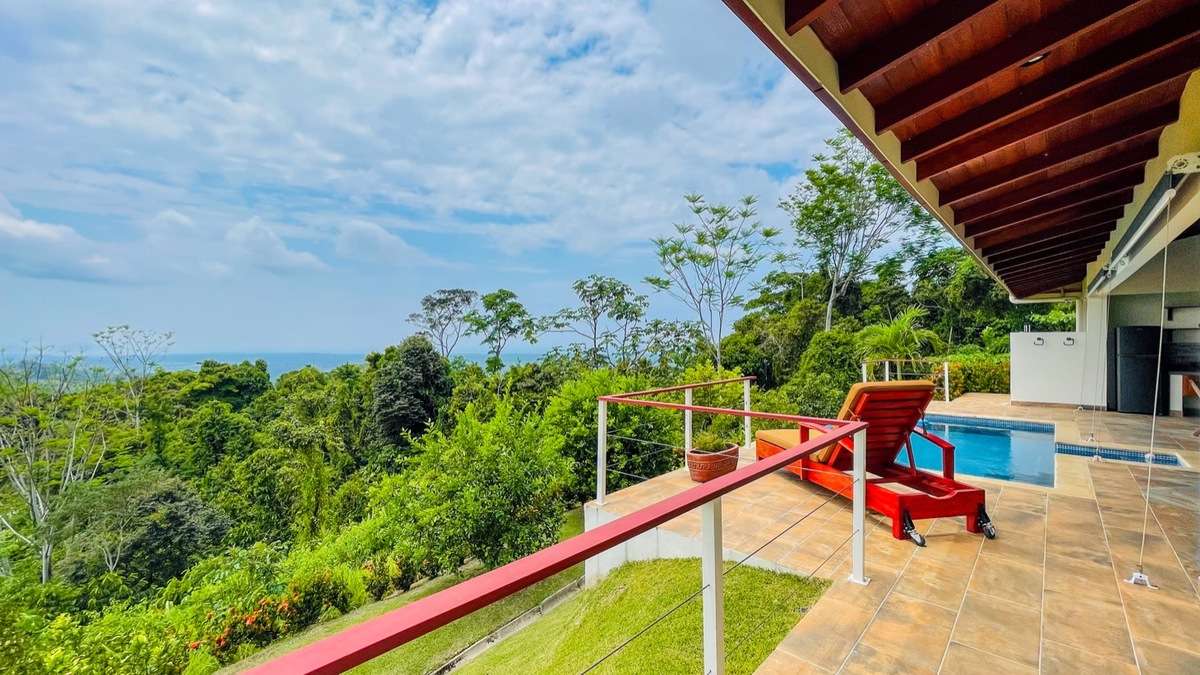 House for sale in Ojochal Costa Rica