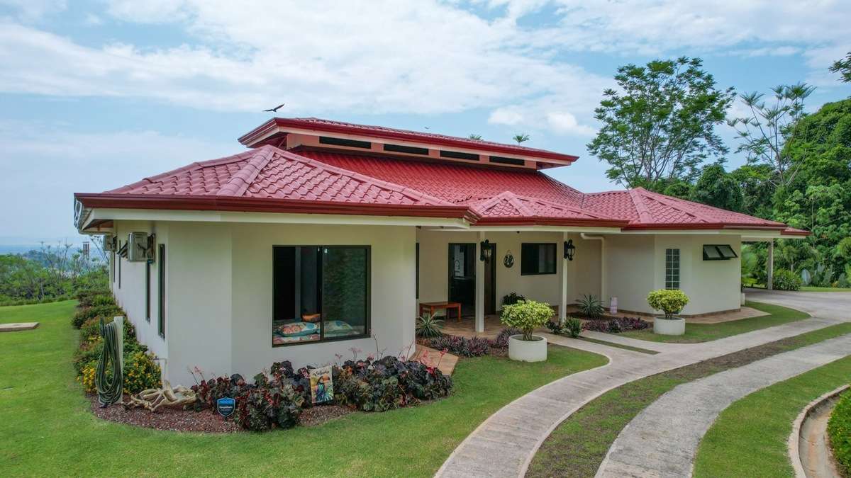 House for sale in Ojochal Costa Rica