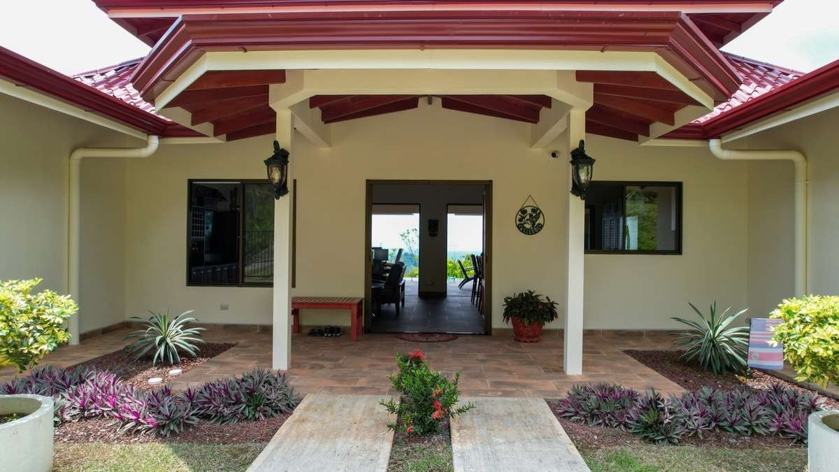 House for sale in Ojochal Costa Rica