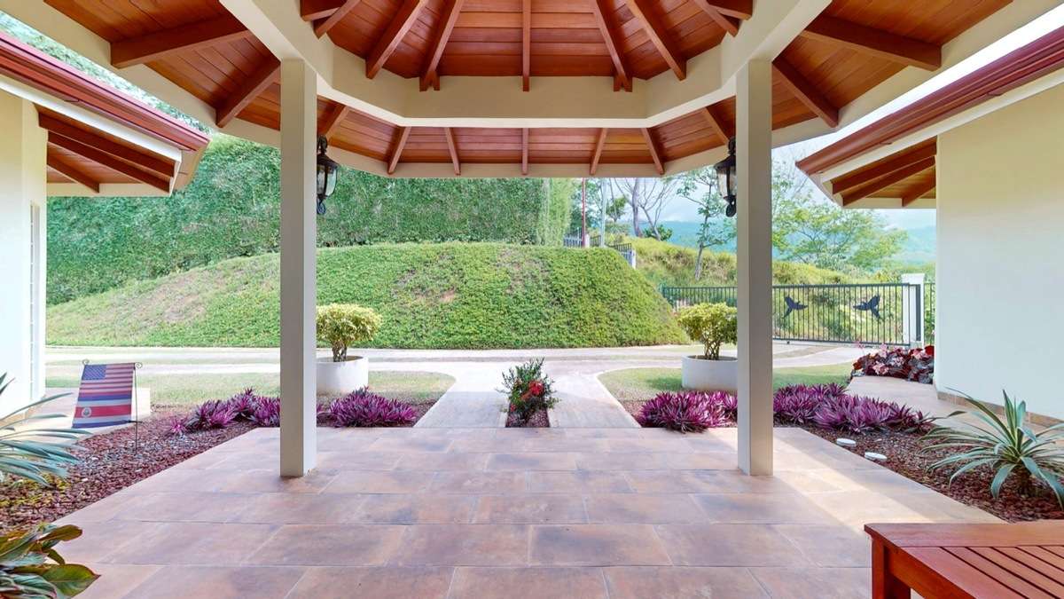 House for sale in Ojochal Costa Rica